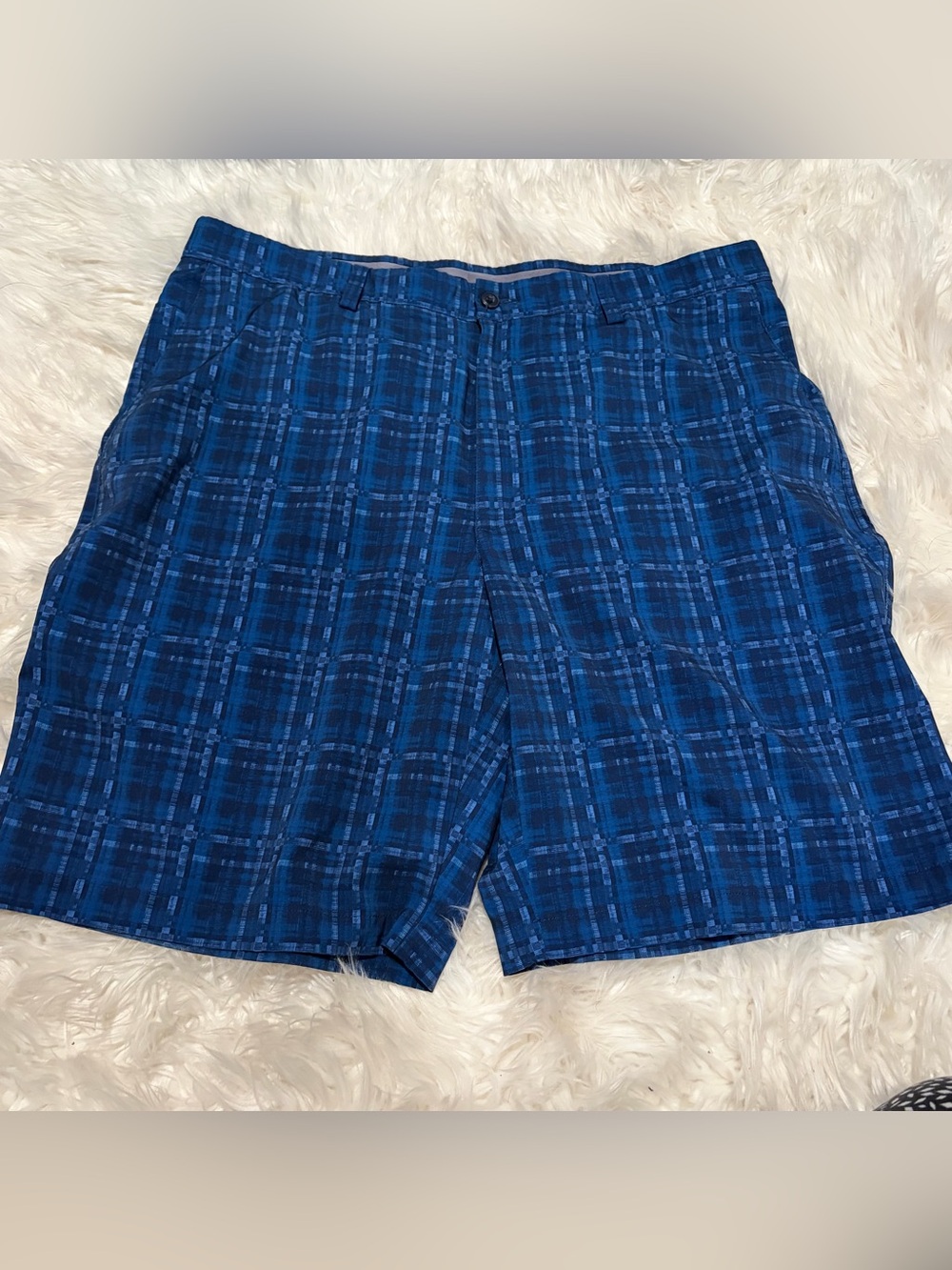 PGA‎ Tour blue plaid shorts size 38